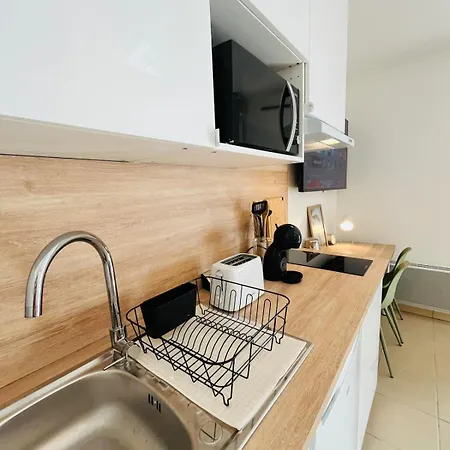 Moderne Avec Terrasse Apartmán *