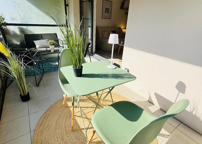 Moderne Avec Terrasse Διαμέρισμα